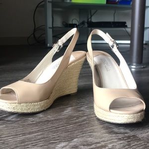 Authentic Michael Kors leather wedges👡SHIP TODAY!